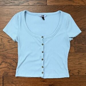 Vylette Women's Size Medium Blue Scoop Neck Ribbed Button Up Cropped Top